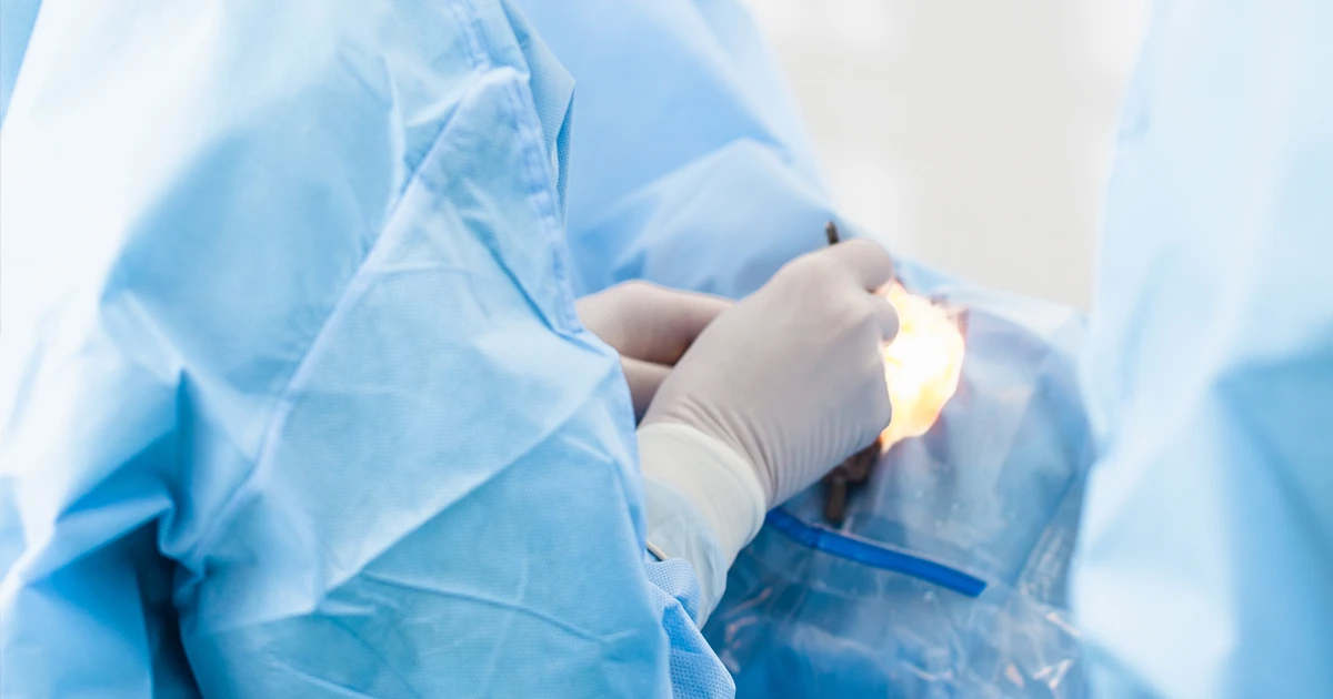 Choosing the right cataract surgeon is a crucial decision that can significantly impact your vision and quality of life. So how do you choose one who best fits your vision goals? 